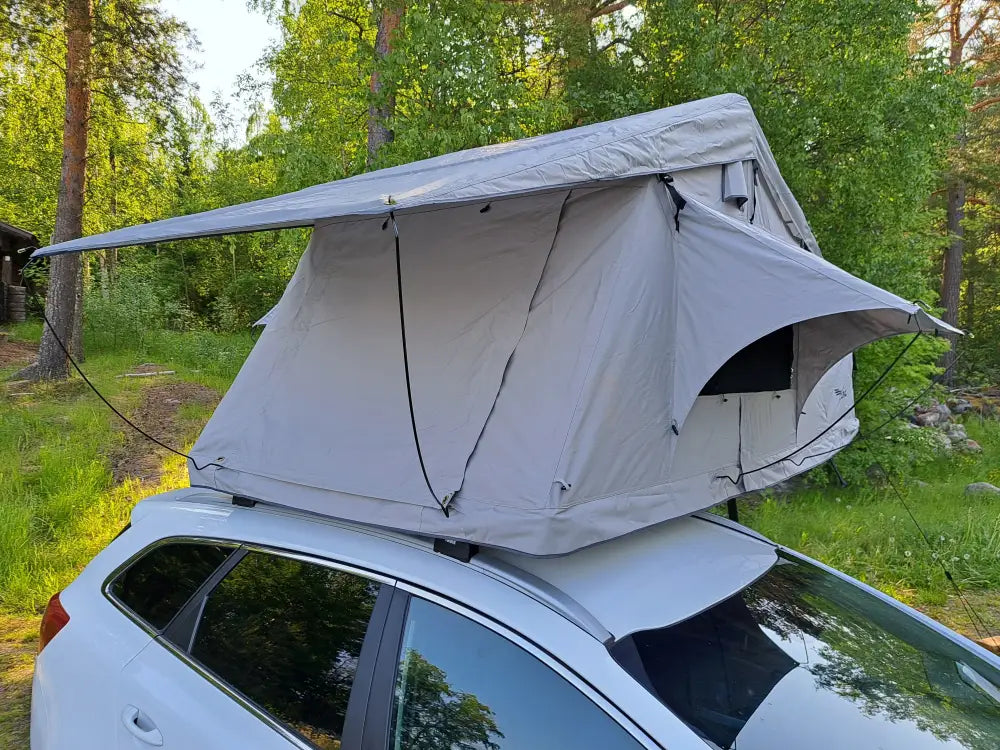 Auton kattoteltta ilma pitkä 1.4 harmaa harjattu kangas ja moderni design katolla