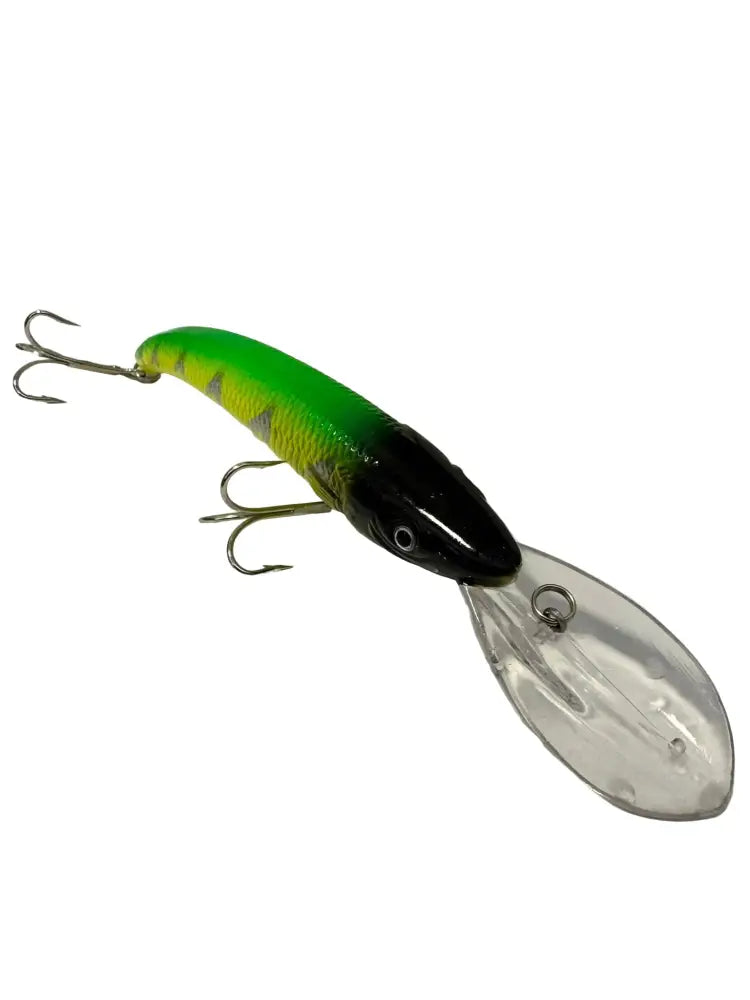 Vihreä ja musta Banana Diver syvännevappu 15 cm kirkkaalla läpinäkyvällä muovihäntäsellä samealle vedelle