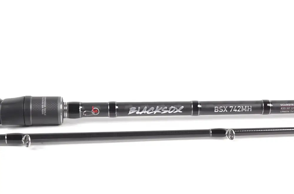 Blackfox bsx 742mh hyrräkelavapa tyylikkäällä mustalla viimeistelyllä ja hopeisella tekstillä