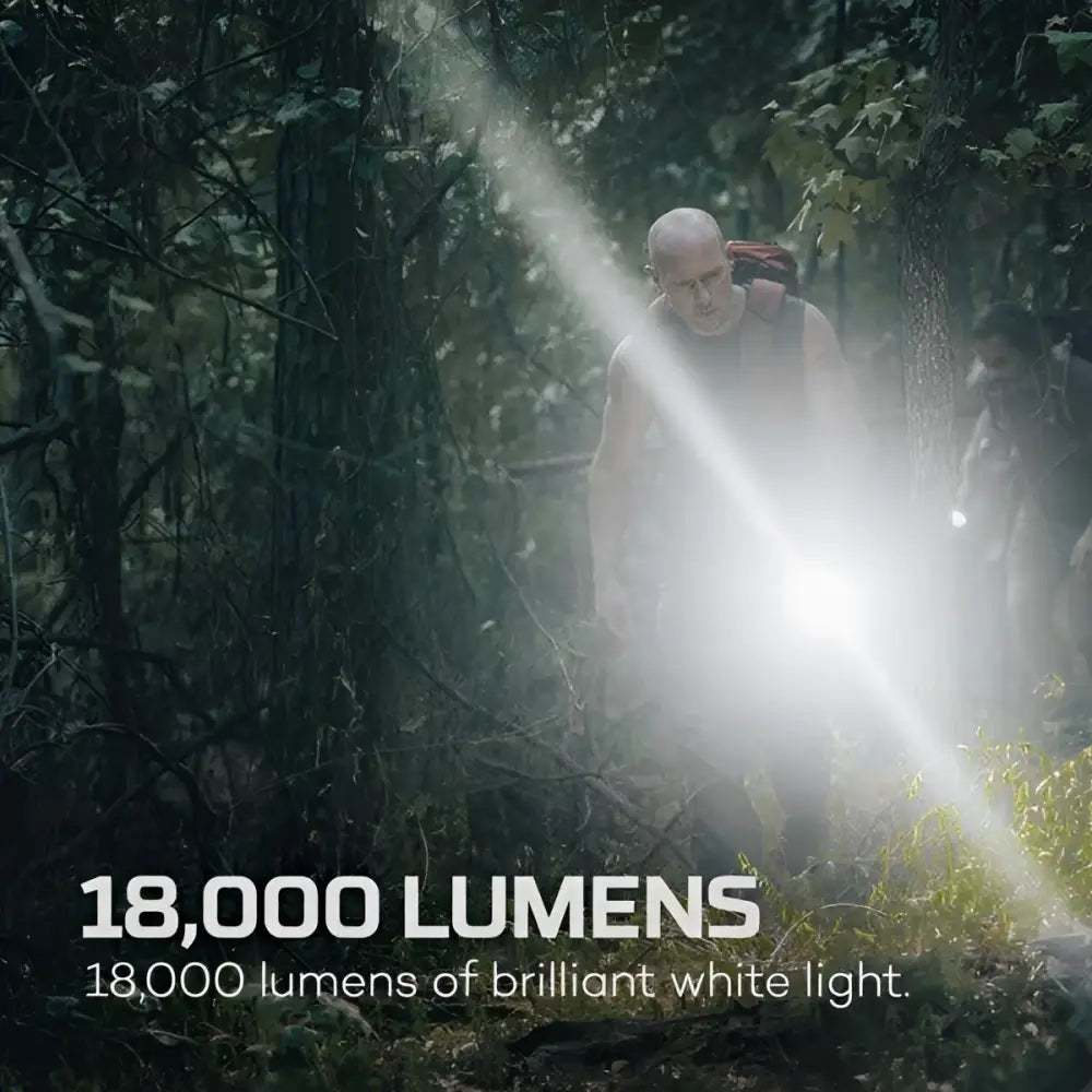 Voimakas kirkas valkoinen davinci 18000 taskulamppu joka tuottaa 18000 lumenin intensiivistä valoa