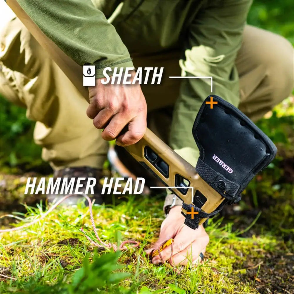 Tan ja musta gerber bushcraft hakku taktinen tuppi varustettuna ulkoilukäyttöön