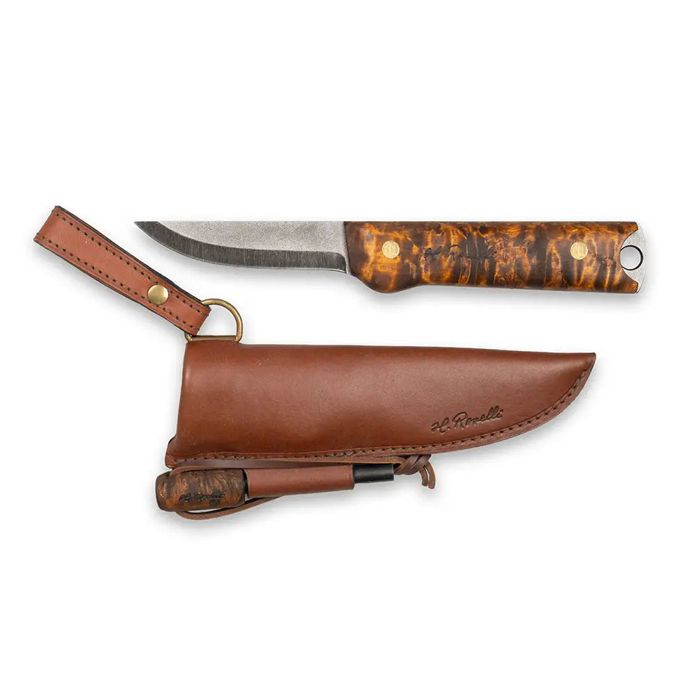 Heimo 4 bushcraft-versio täyspitkä ruskea nahkainen tuppea messinkisillä osilla ja vastaavalla kahvalla