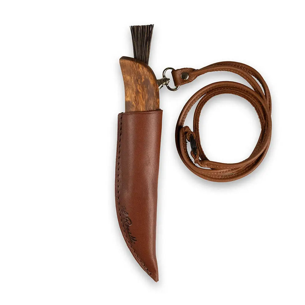 Mushroom knife ruskealla nahkakotelolla, puisella kahvalla ja harjaa kiinni olevalla remmillä