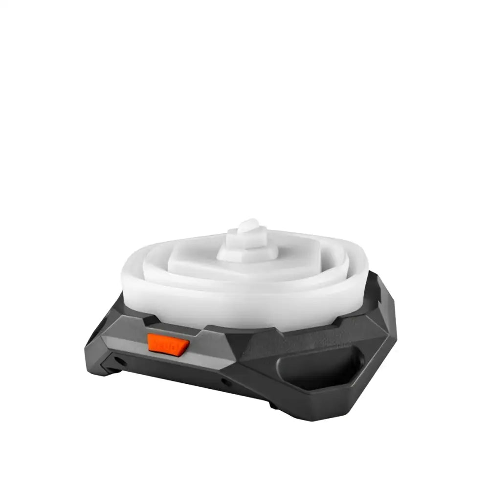 Mustavalkoinen muovinen beyblade-käynnistin oranssilla virtapainikkeella nebo galileo air 1000 lyhty -tuotteessa