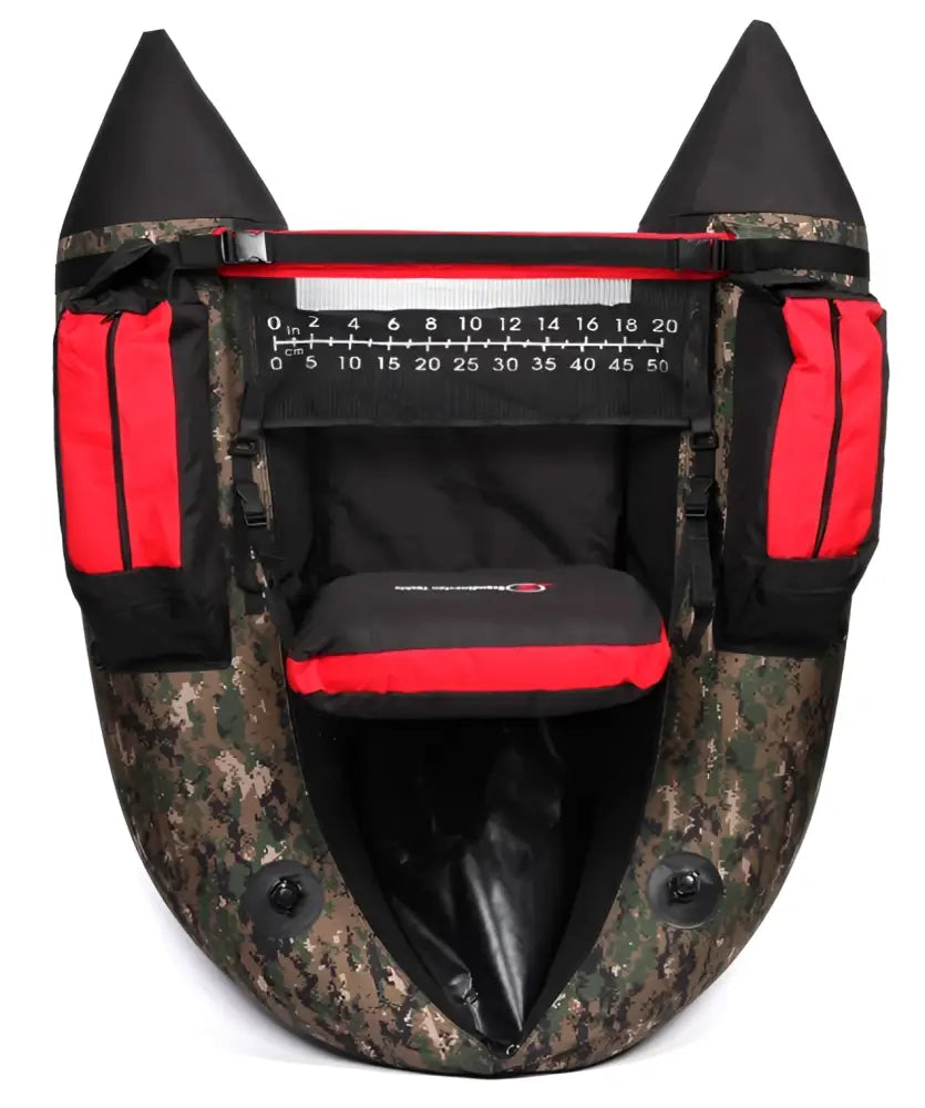 Camouflage ilmatäytteinen pilkkivene punaisilla yksityiskohdilla ja mustalla sisustalla mukana mittanauha scandinavian tackle float tube 900 kelluntarengas