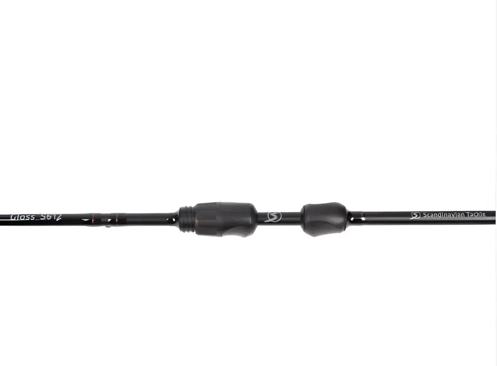 Mustavärinen hiilikuituinen scandinavian tackle gloss s612 6’10 4-19g avokelavapa teksturoiduilla kahvoilla ja hopeisella logolla