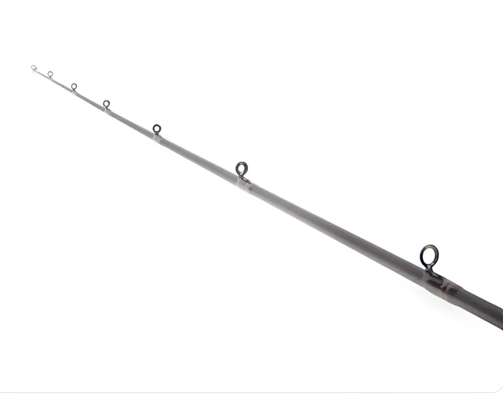 Silvervärinen scandinavian tackle gloss s722 7’2 9-30g avokelavapa grafiittia ja mustilla metallilenkeillä