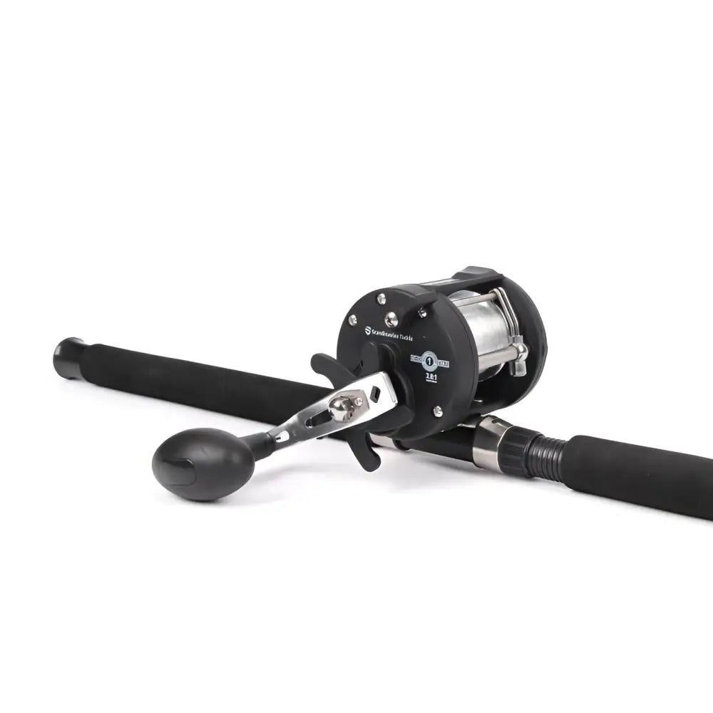 Black and silver grandmaster tackle 2.8 1 baitcasting kela ergonomisella mustalla kahvalla scandinavian tackle trolling 7000 vetouistelu yhdistelmässä