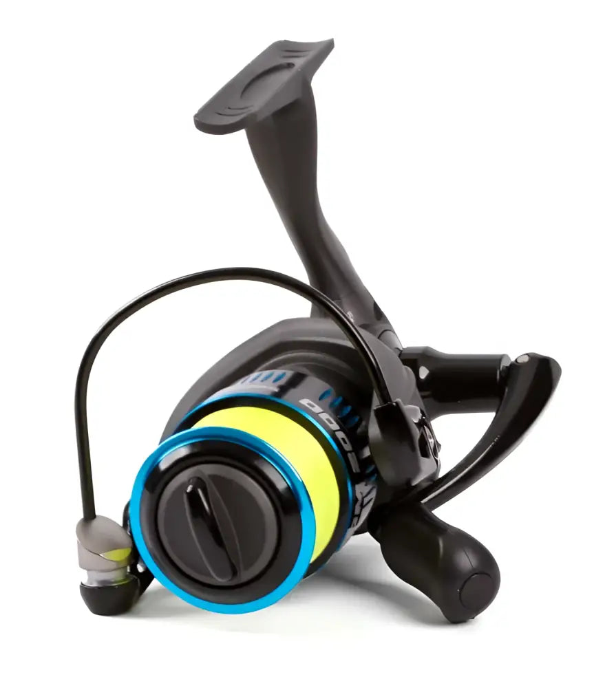 Scandinavian tackle venom 2000 3 plus 1bb avokelan musta kalastuskelan kirkkaan keltainen kela ja siniset yksityiskohdat ergonomisilla kahvoilla
