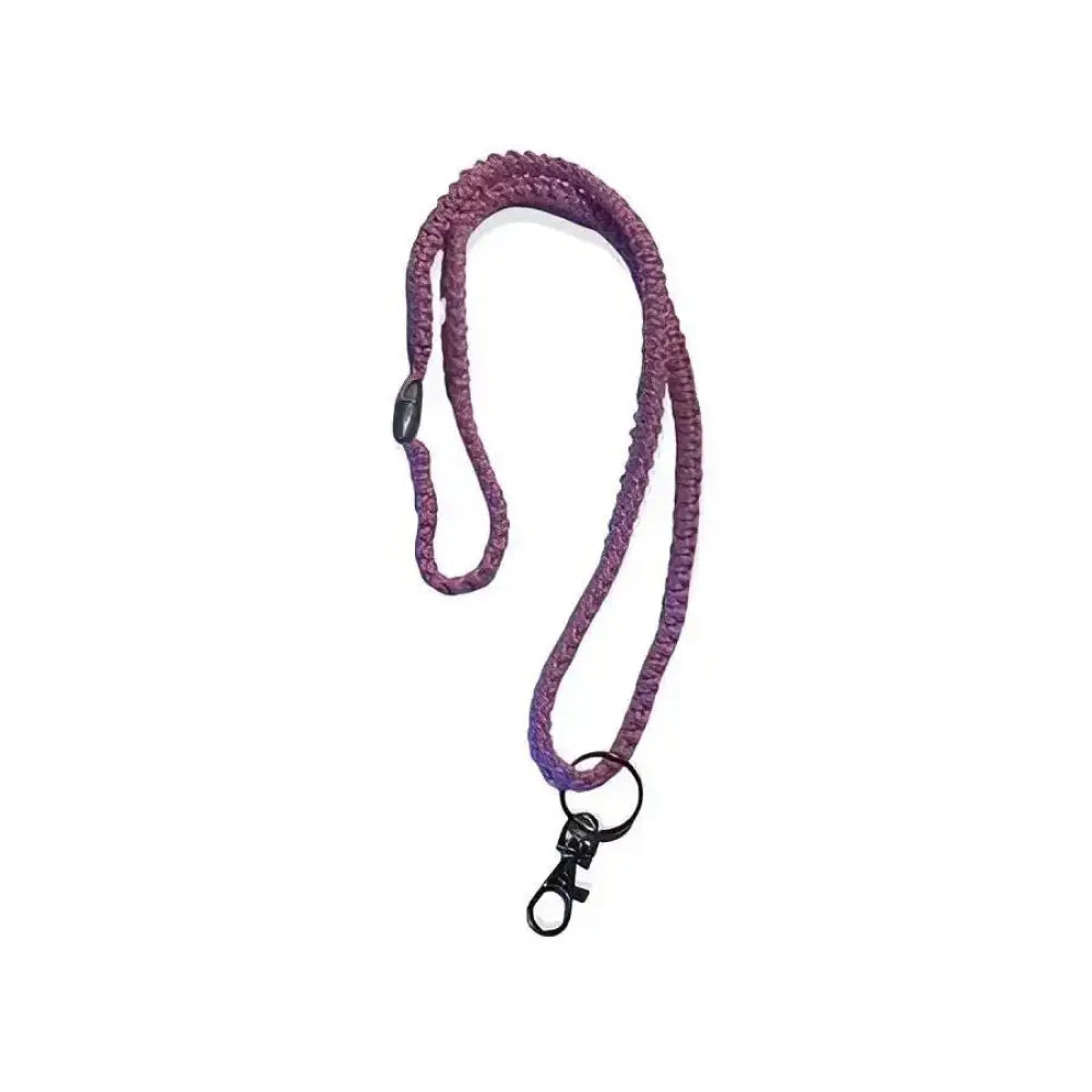 Virkattu avainnauha violetti punottu avainnauha mustalla metallilukolla ja avainrenkaalla